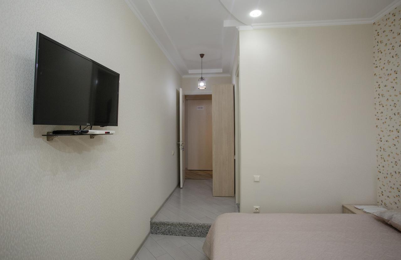 5 Rooms Батумі Екстер'єр фото