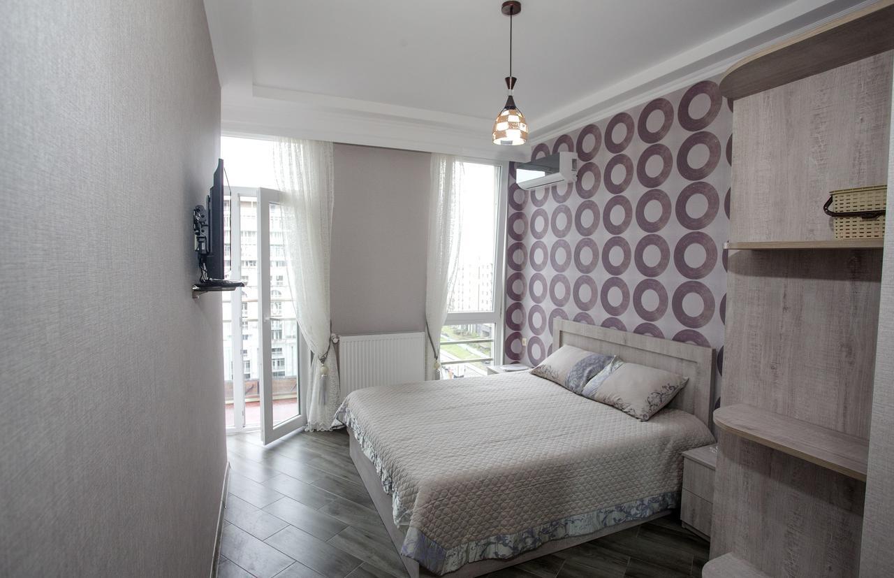 5 Rooms Батумі Екстер'єр фото