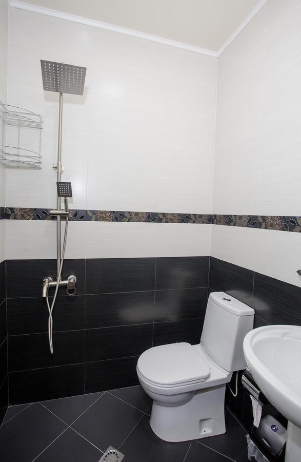 5 Rooms Батумі Екстер'єр фото