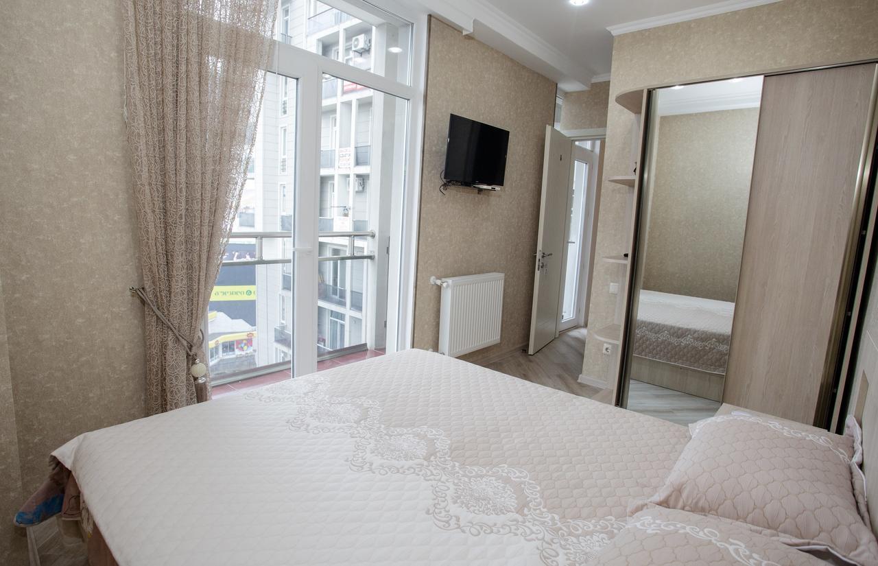 5 Rooms Батумі Екстер'єр фото